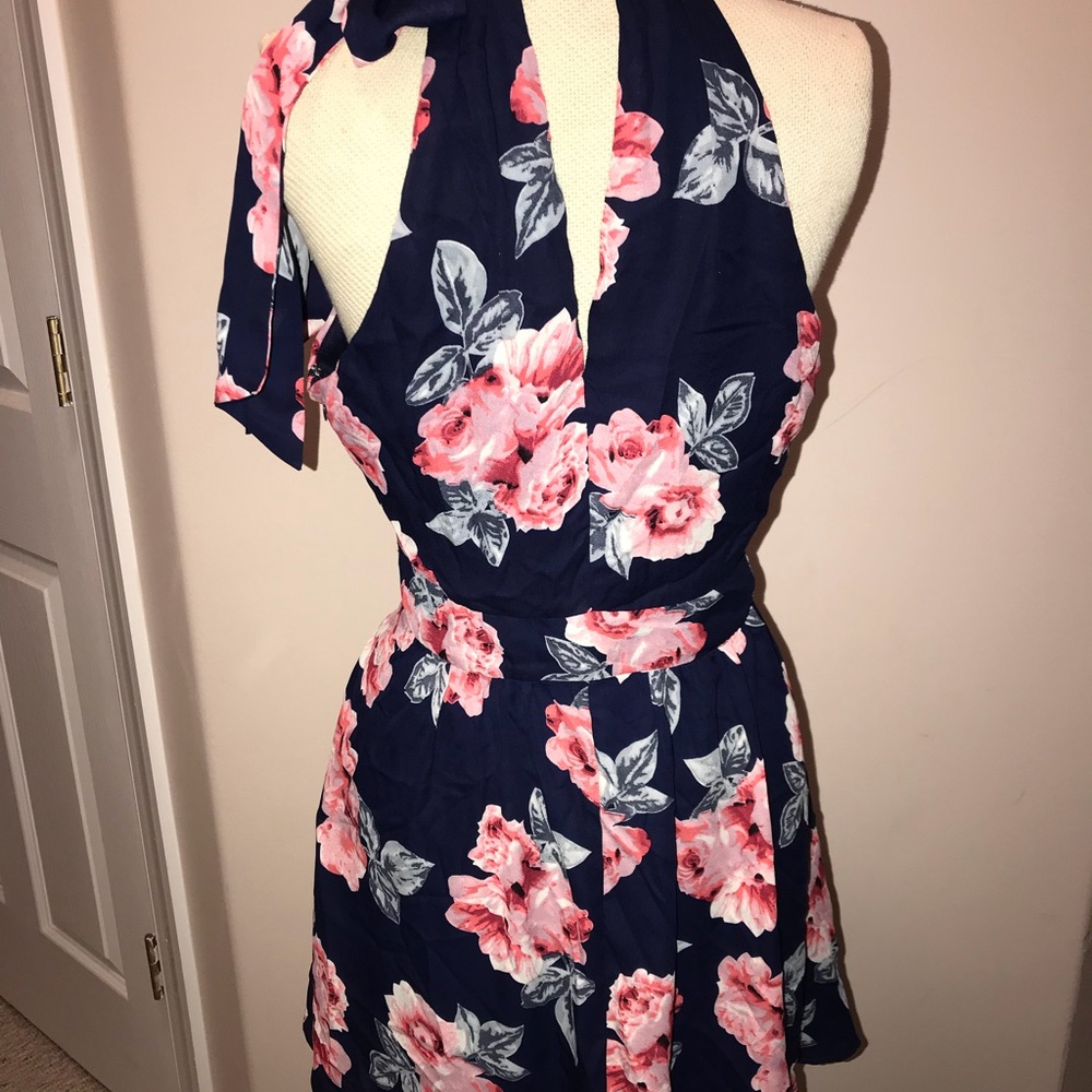 Dress - Picture 3 of 3